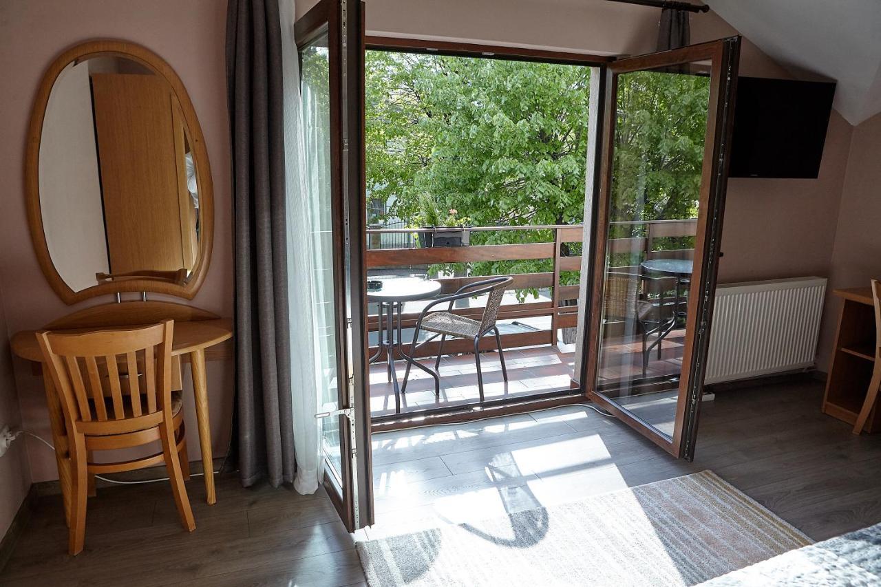 Apartament Rozelor Брашов Екстериор снимка