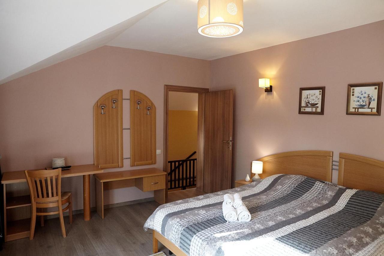 Apartament Rozelor Брашов Екстериор снимка