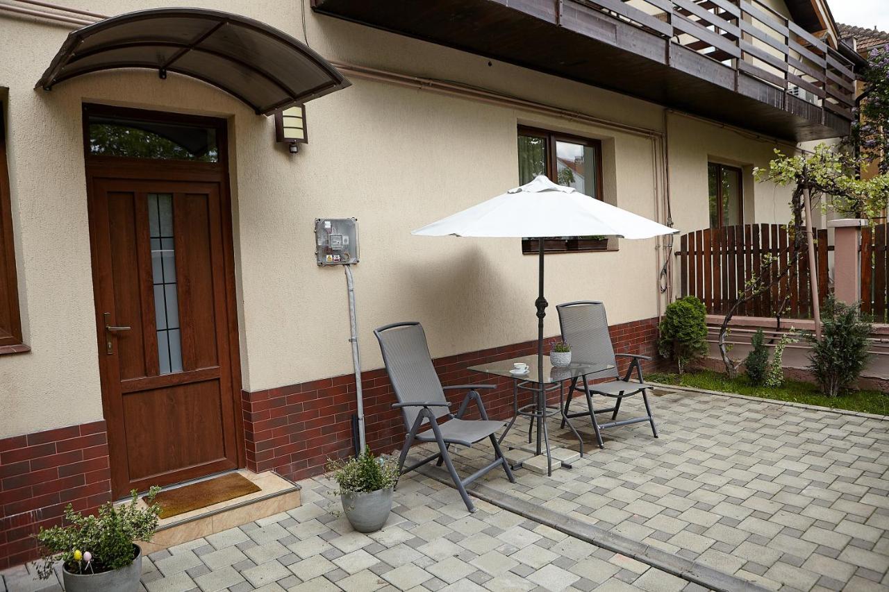 Apartament Rozelor Брашов Екстериор снимка