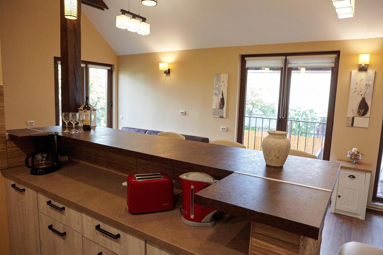 Apartament Rozelor Брашов Екстериор снимка
