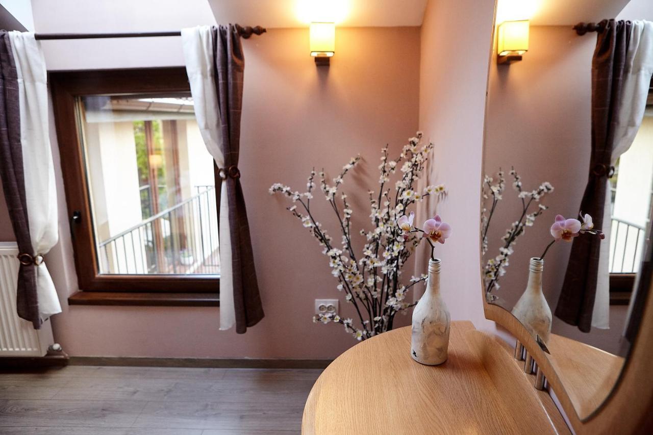 Apartament Rozelor Брашов Екстериор снимка