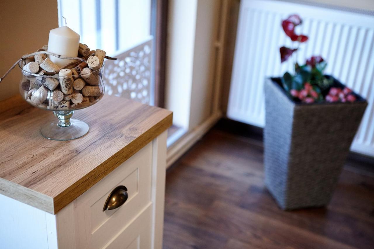 Apartament Rozelor Брашов Екстериор снимка