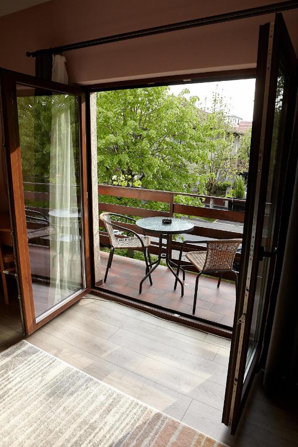 Apartament Rozelor Брашов Екстериор снимка