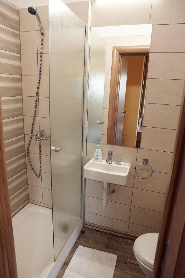 Apartament Rozelor Брашов Екстериор снимка