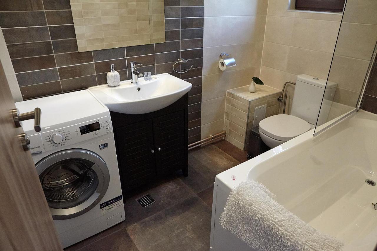 Apartament Rozelor Брашов Екстериор снимка